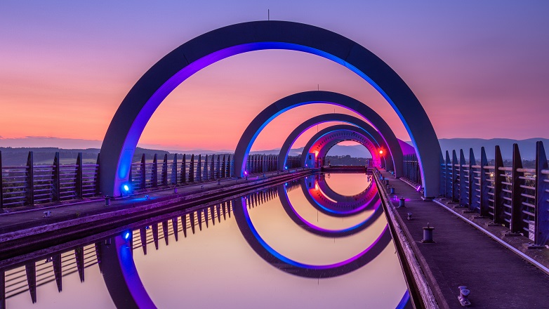 Light arches reflected