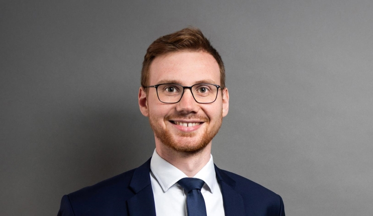 cassian johna Mobile