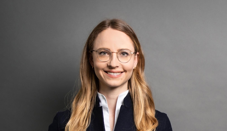 victoria topoll Mobile