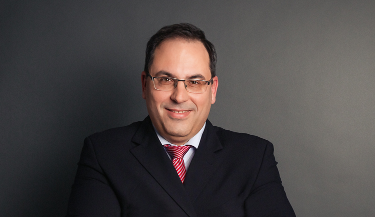 laszlo zlatarov mobile